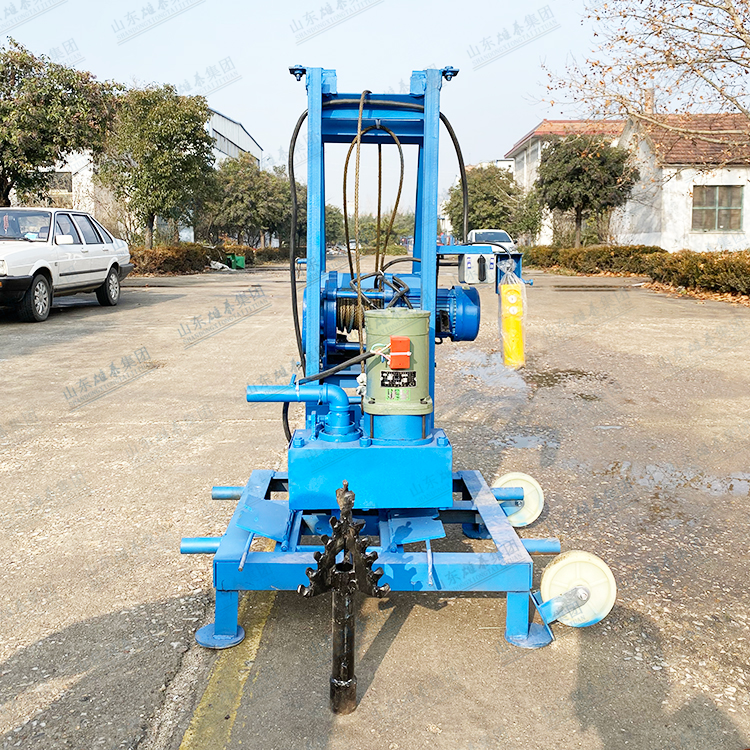 A new type of foldable water well drilling rig is on the market
